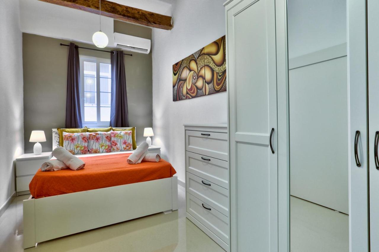 Charming Valletta 1 Bedroom Apartment Off Republic Street Sleeps 4 Zewnętrze zdjęcie